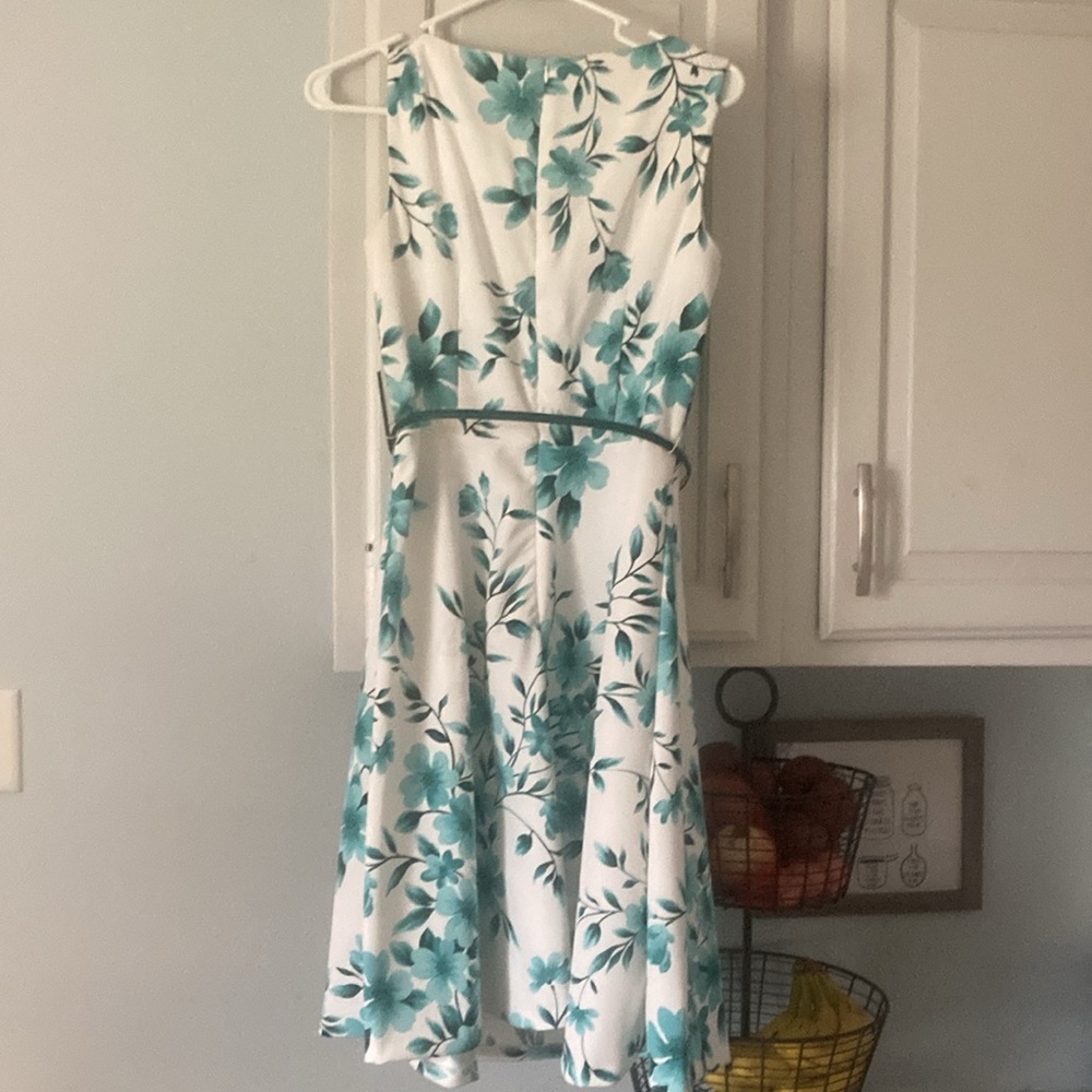 Dress - Picture 4 of 4